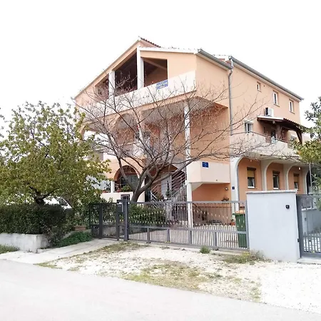 Vanja Kara Biograd - With Terrace 아파트