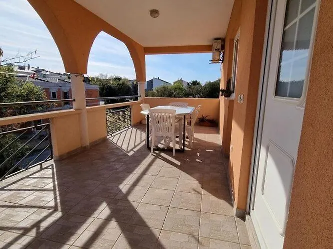 Vanja Kara Biograd - With Terrace Apartman