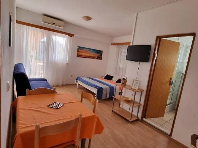 Apartman Vanja Kara Biograd - With Terrace